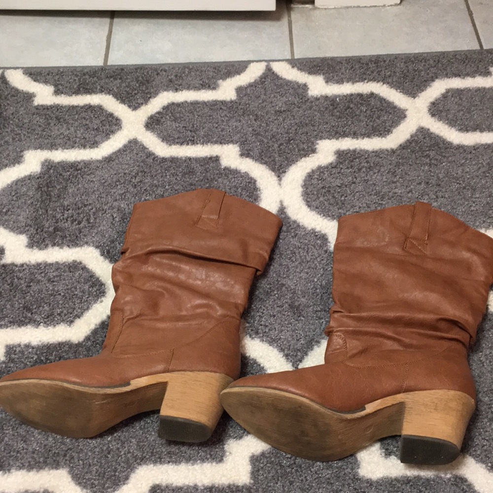 Charles Albert heeled boots